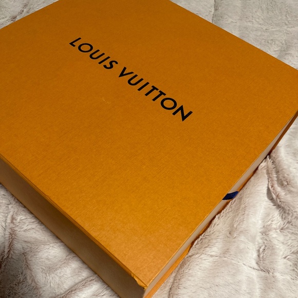 LV Laureate Platform Desert Boot - Picture 10 of 11